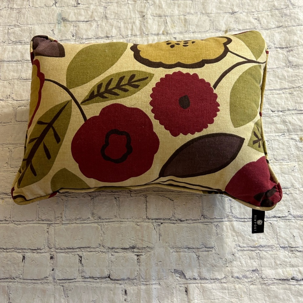 NEWPORT USA MADE FALL TIME PATTERN THROW ACCENT PILLOW (1)